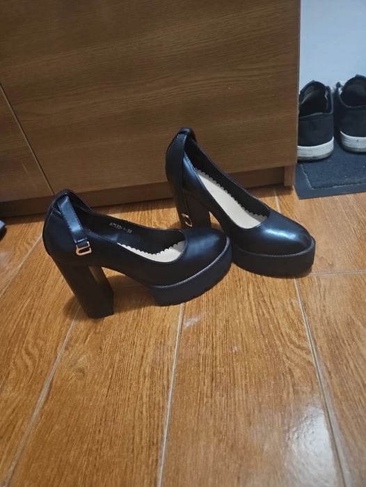 Pantofi dama marime 38