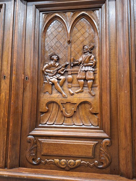 Комод,  скрин, бюфет,  шкаф с дърворезба