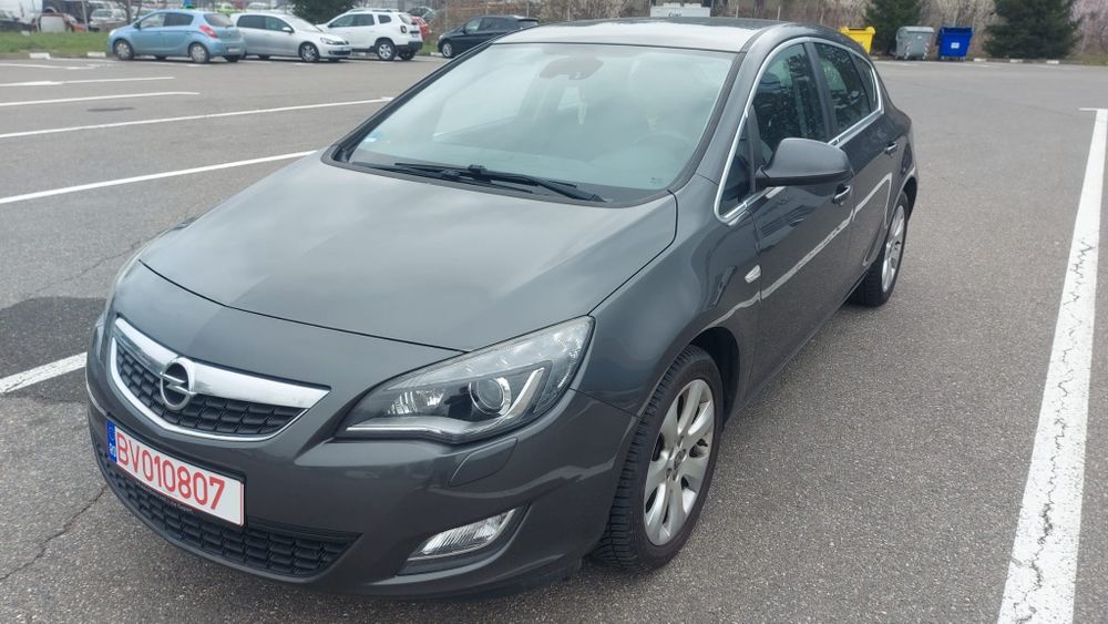 Vand Opel Astra 1.4 benzina