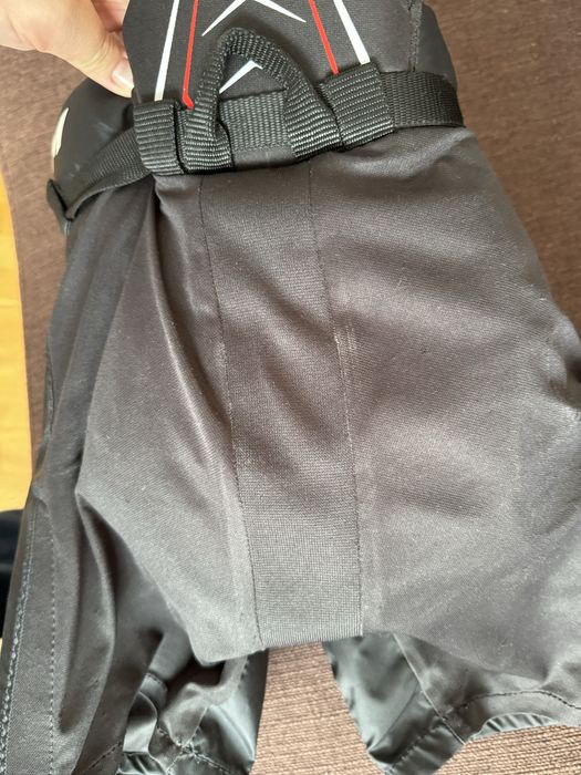 Продам шорты хоккейные