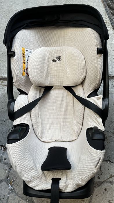 Scoica Britax Römer Baby Safe Pro si Isofix Vario Base