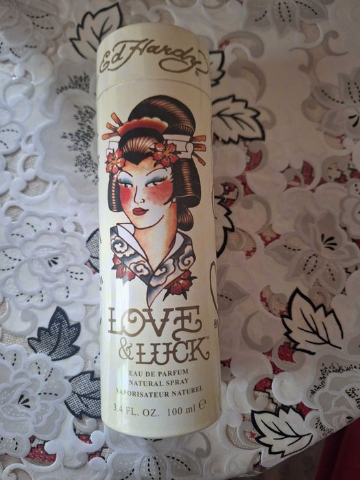 Продавам парфюми