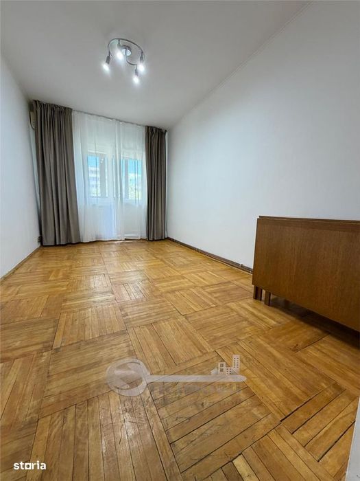 Apartament 3 camere, 75 mp, 2 băi, 2 balcoane, CT, 3 AC, boxă 9 mp și — fotografia 2