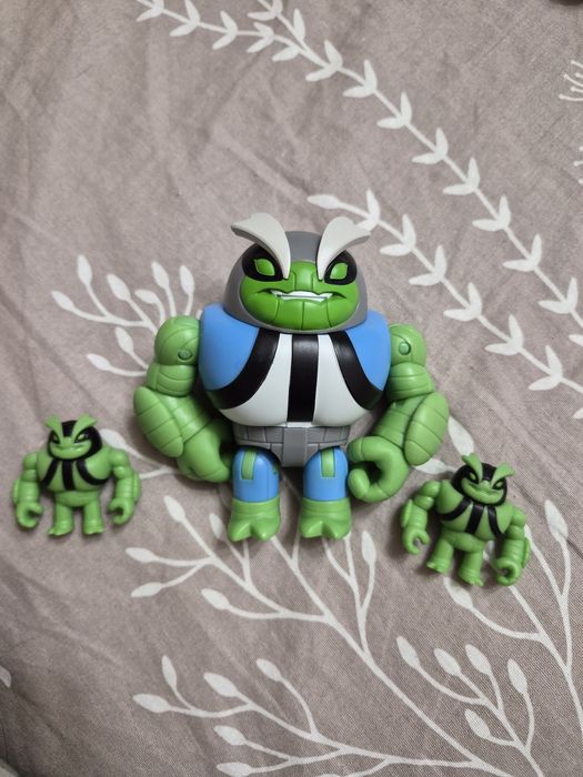 Продаю фигурку ben10