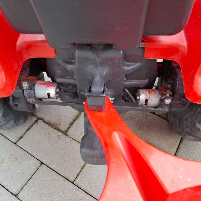 Tractor copii cu remorca si motor electric la pedala