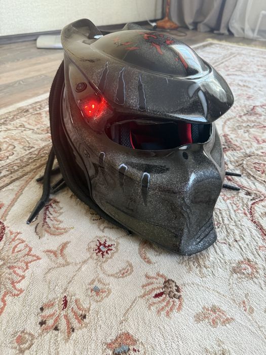 Продаю мотошлем Predator