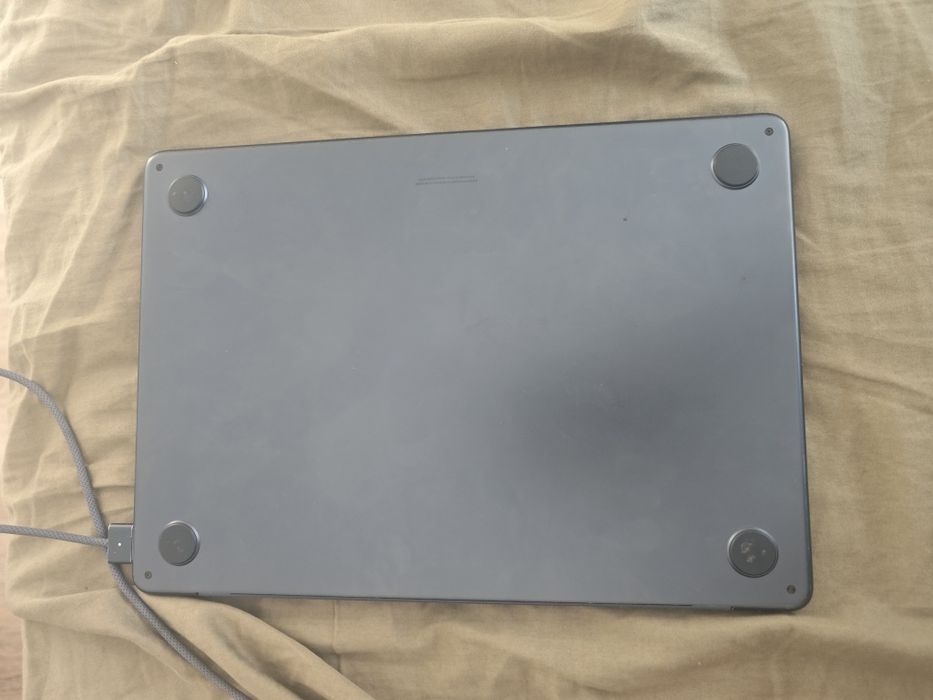 Продам МакБук айр М2