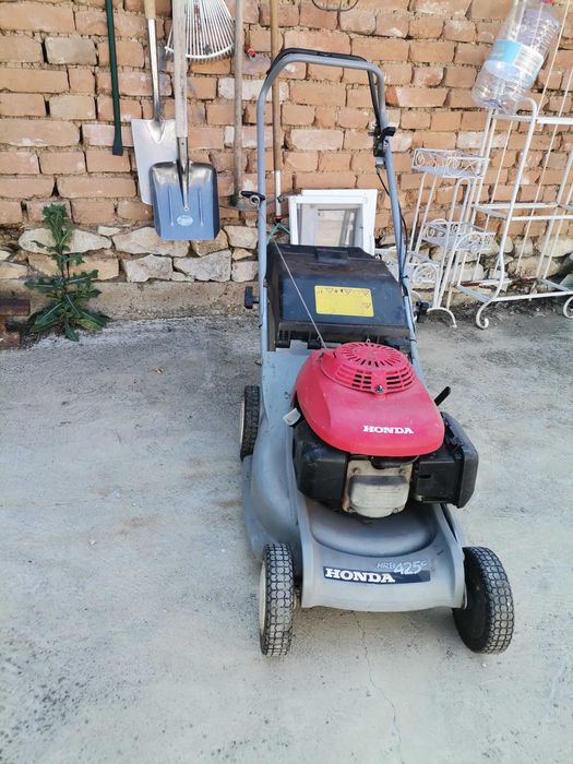 Honda косачка четиритактова