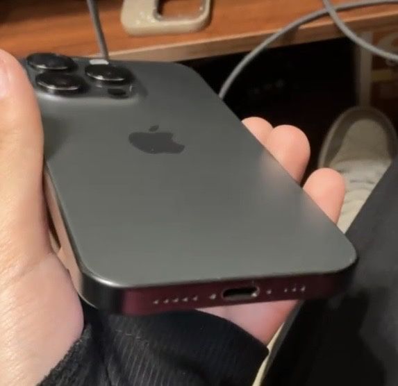 IPhone 15 pro срочно