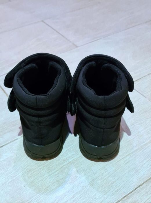 Кроссовки женские