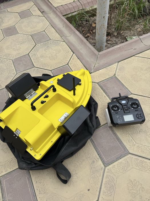 Прикормочный кораблик