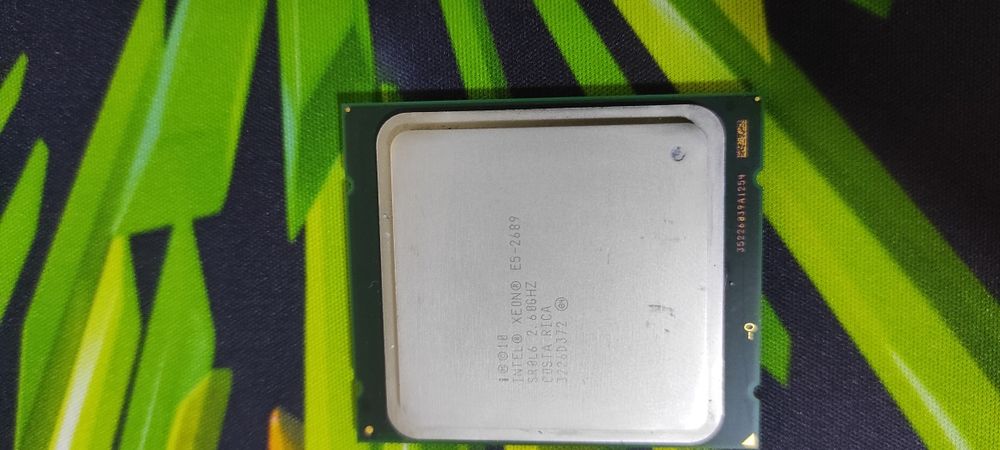 Prosessor E5 2689 8yader 16patok