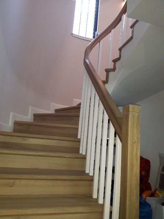 Scări din lemn  stratificat calitate premium