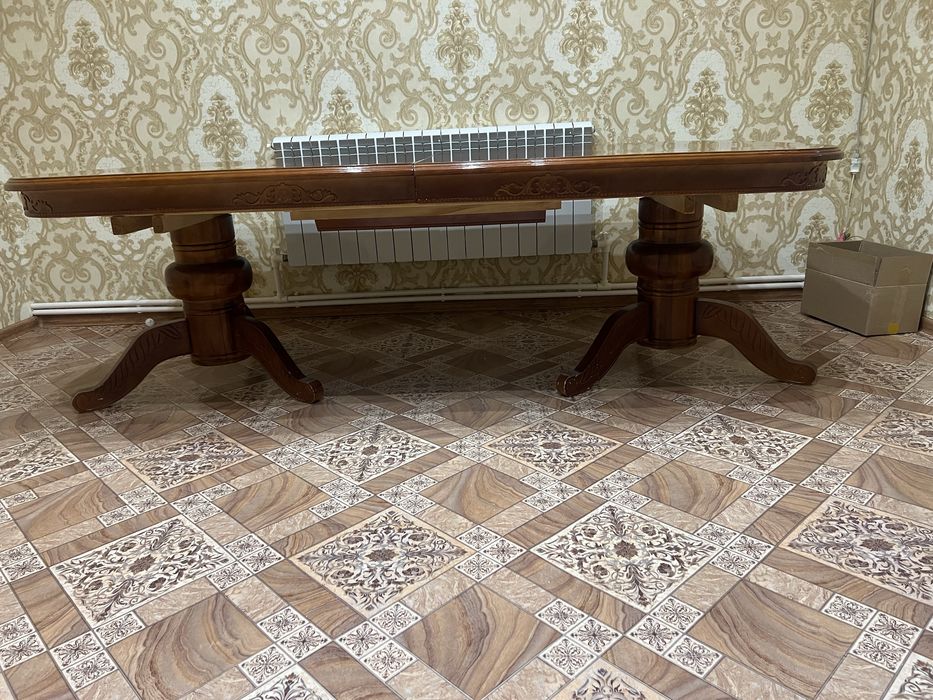 Продам гостевой стол