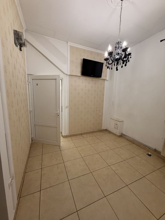 Inchiriez spatiu comercial la parter in BORSA