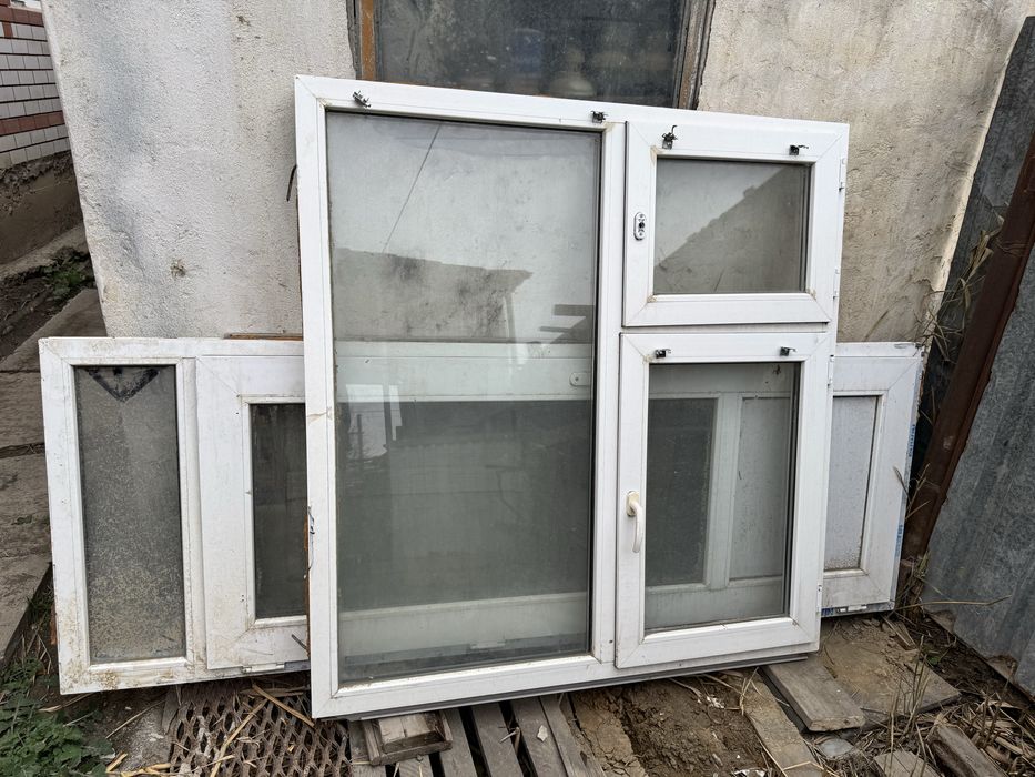 Пластик терезе есык