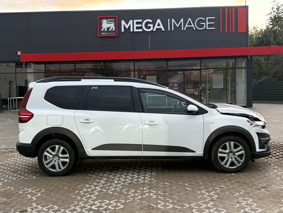 Dacia JOGGER  1.0 TCE 110CP , 80000KM usor avariat primul proprietar