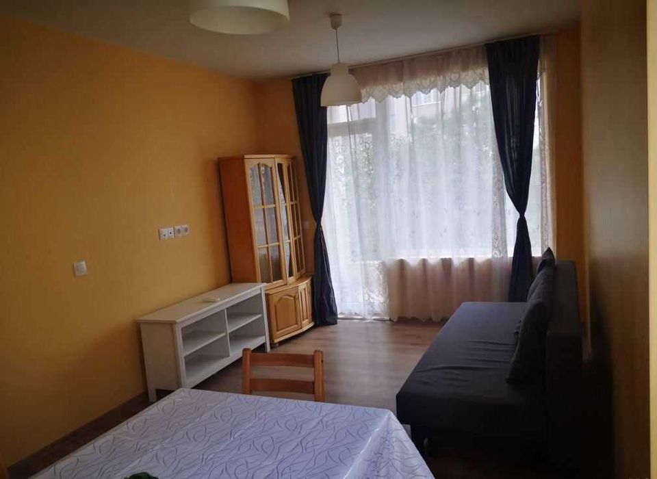 Дава се под наем Двустаен апартамент в Бургас, Меден рудник - зона А - 65 кв.м за 200 € - Снимка #1