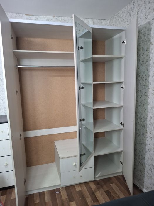 Продам шкаф для спальни самовывоз