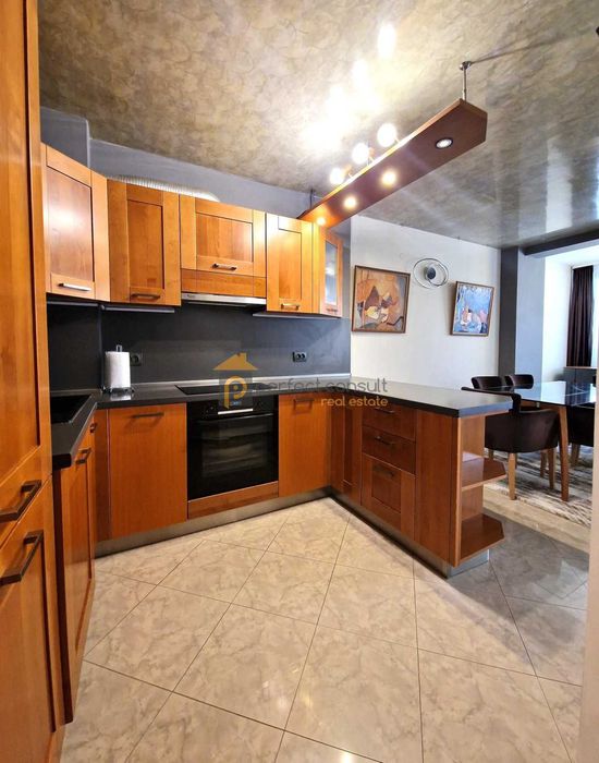 Продава се Тристаен апартамент в Пловдив, Тракия - 106 кв.м за 2075 €/кв.м - Снимка #2