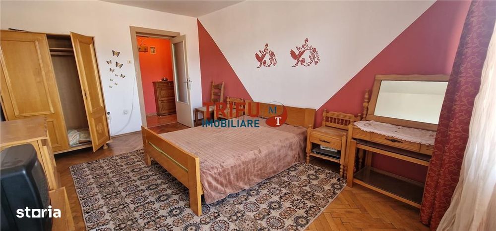 Apartament 3 camere de vanzare zona Centru