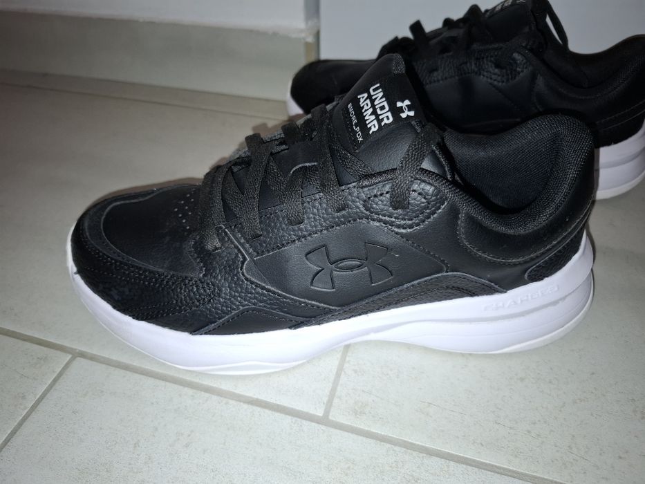 Adidasi Under Armour