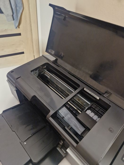 Продам фотопринтер Epson L805.