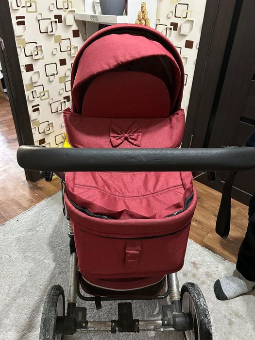 Продам прогулочную коляску