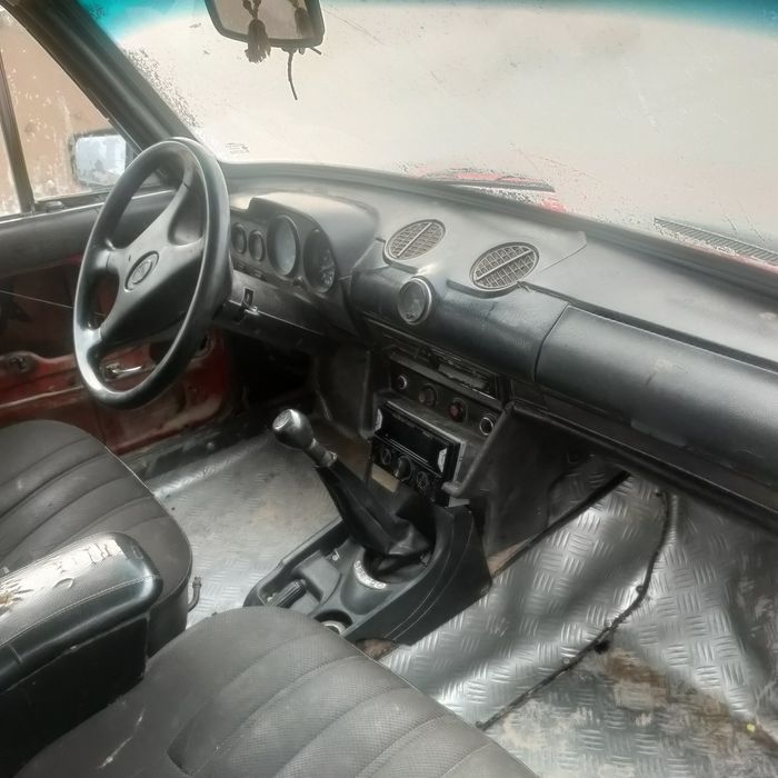 Jiguli vaz 2106 moshinasi