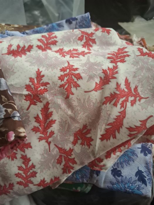 Продавам парчета плат