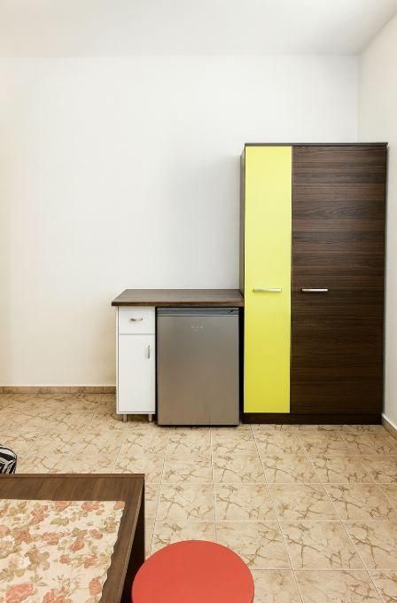 Дава се под наем Едностаен апартамент в Варна, Генералите - 15 кв.м за 224.4 € - Снимка #2