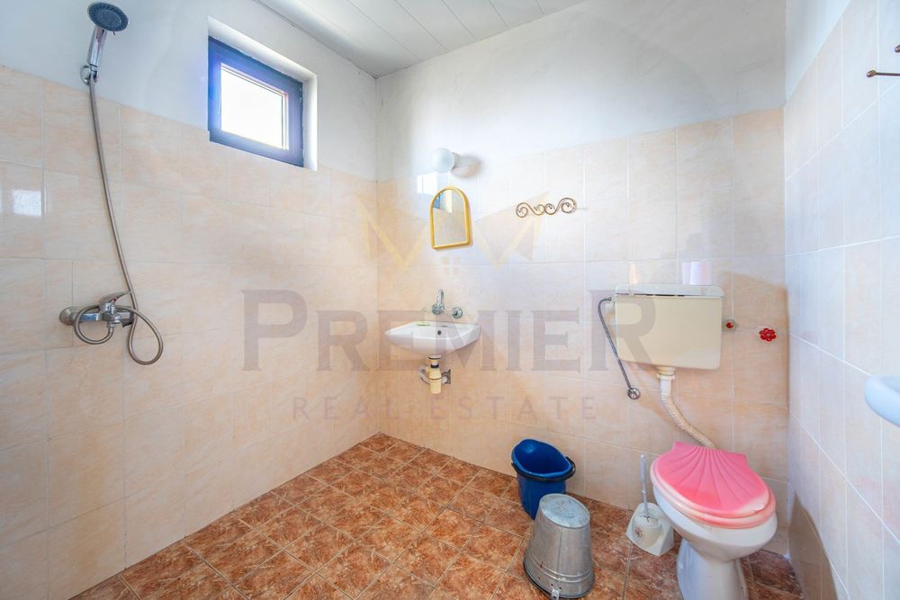 Продава се Къща в Каварна - 424 кв.м за 371 €/кв.м - Снимка #9