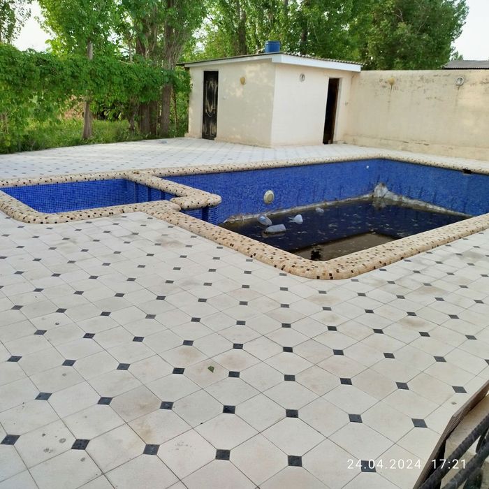 Газалкент думалок корамозор тарафда дача сотилади ёр нархида.