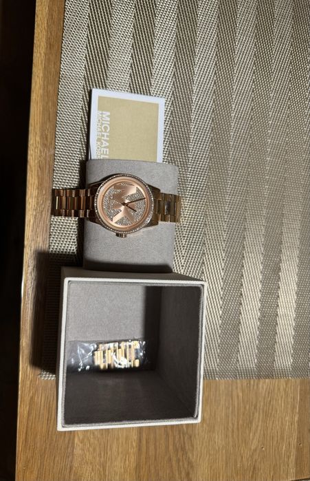 Часовник Michael Kors