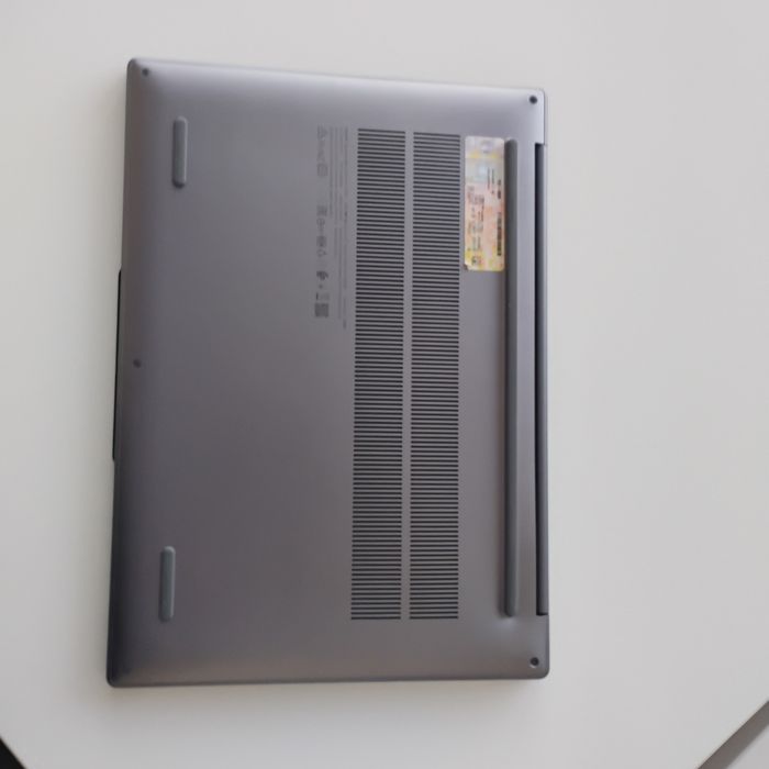 Laptop Lenovo Windows 11 Pro vând laptop Lenovo cu Windows 11 Pro în stare foarte buna