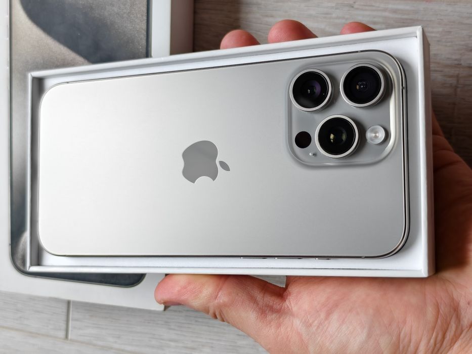 iPhone 15 Pro Max 512 gb akb 90