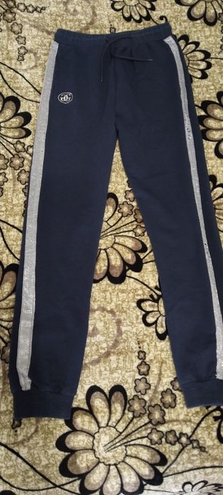 Продам спортивный костюм на девочку