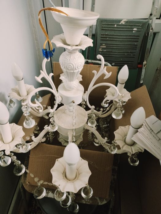 люстра бар керек адамга багасин тусирп берем