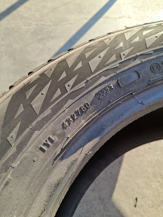 2 Anvelopele de iarnă 215 65 r17 Nokian