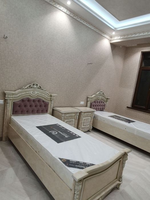 1 кишилик кроват 2 та бир хил  бор