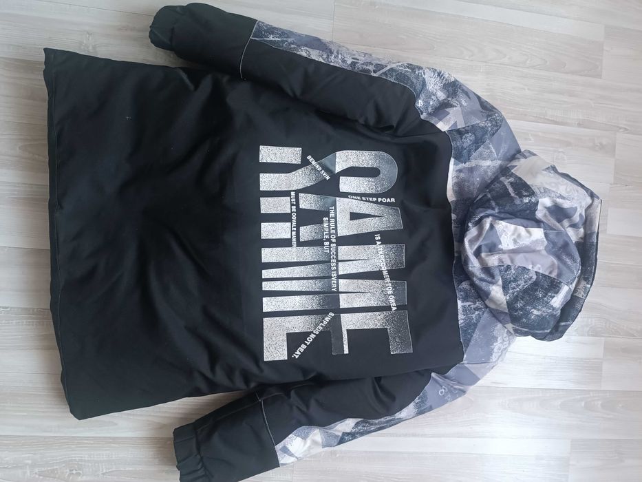 продам  куртку на мальчика