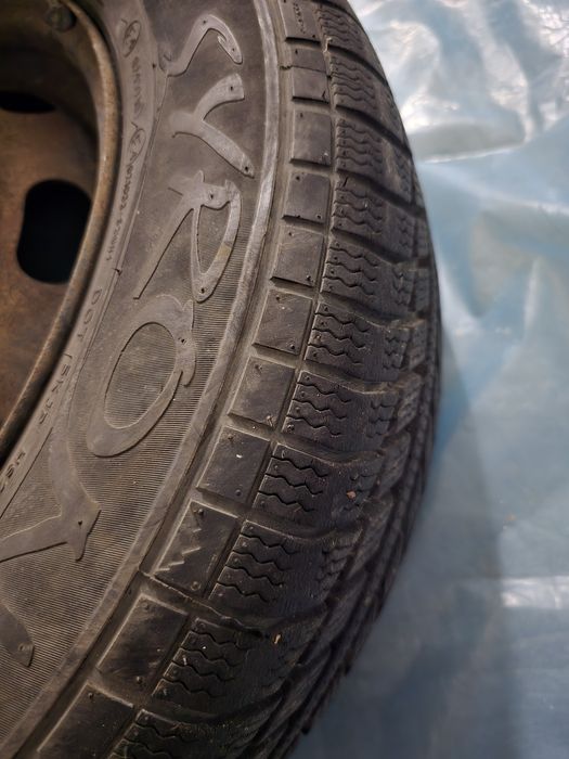 Зимни автомобилни гуми