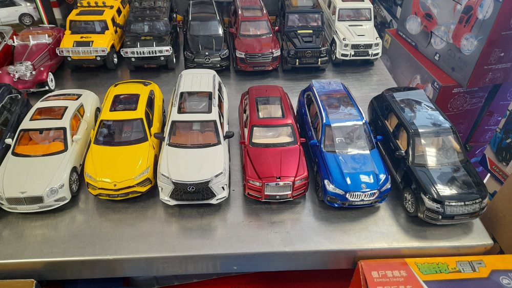 Метални колички колекционерски Нови