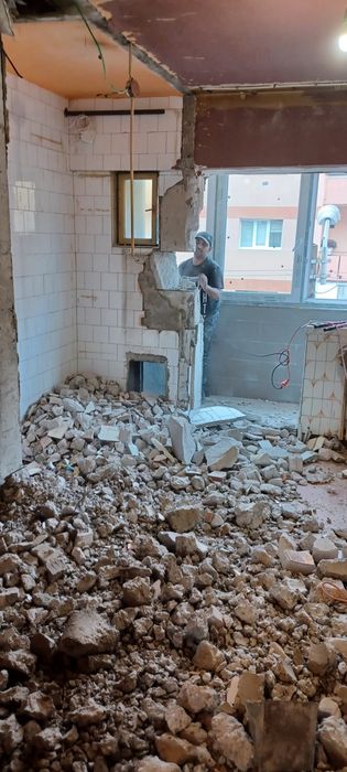 Servicii demolari,spargem beton,sapa,gresie,faianta,moloz
