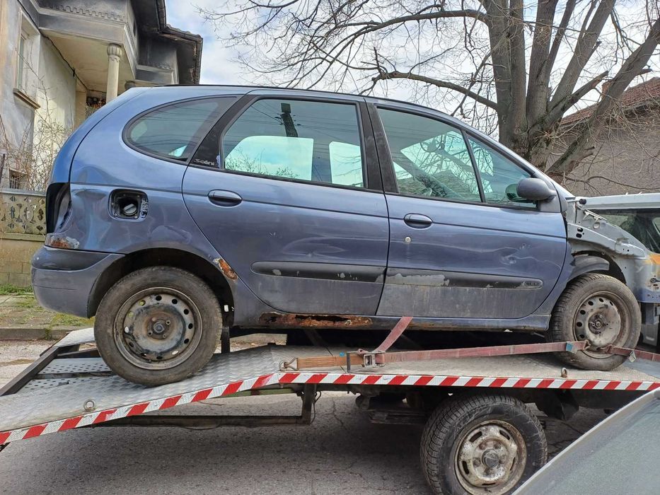 Рено Сценик- САМО НА ЧАСТИ