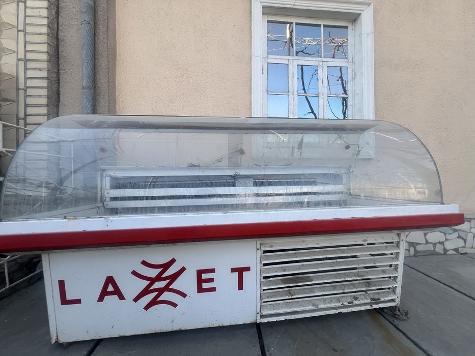 Xaladilnik, Vetrina sotiladi