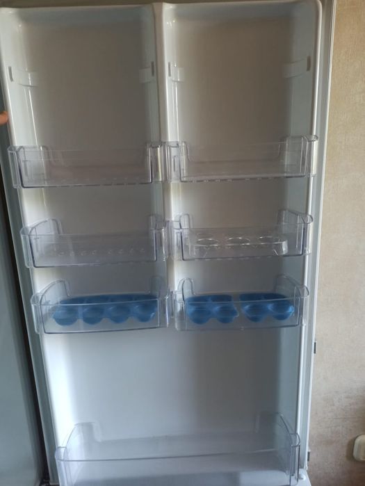 Холодильник LG двухкамерный