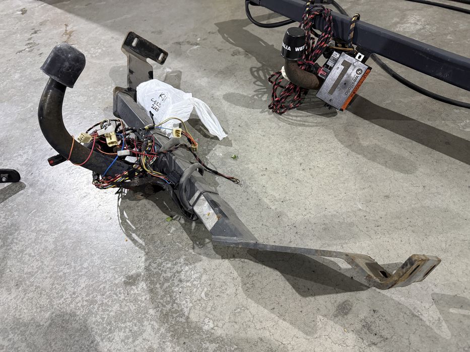 ОТЛИЧЕН Теглич С Букса, Окабеляване И Модул за *KIA CEED/PRO CEED/CEED SW 2006г-2012г* И за *VW TIGUAN 2007г-2016г / AUDI Q3 2011г-2018г*