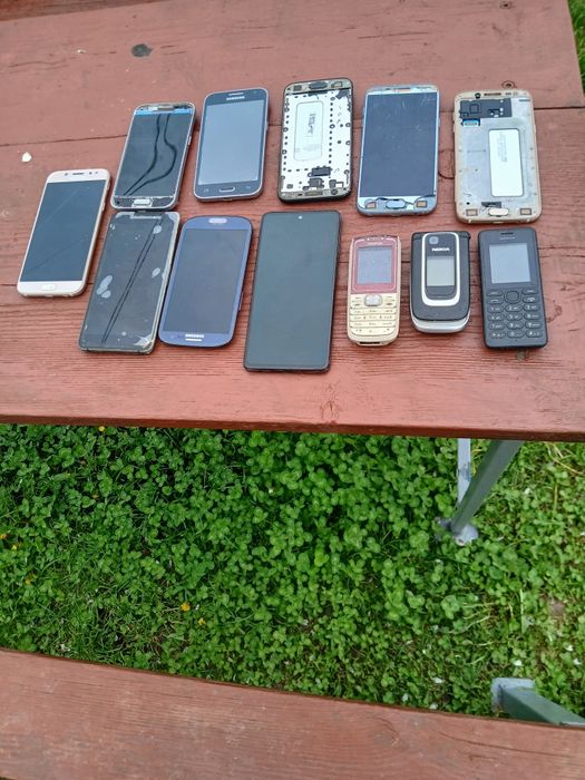 Telefoane vechi defecte