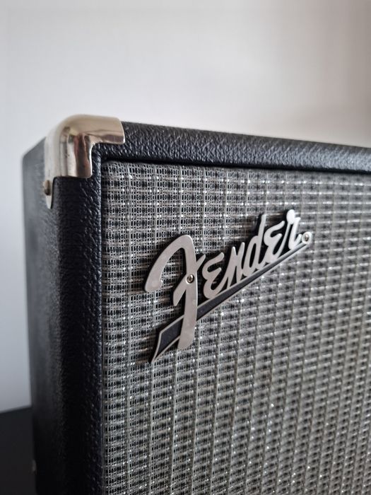 Combo chitara bas Fender Rumble 25 (cub, amplificator)